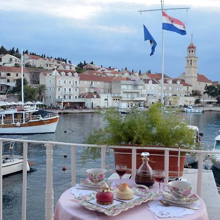 Castel Nonna Franka Apartment Sutivan ภายนอก รูปภาพ