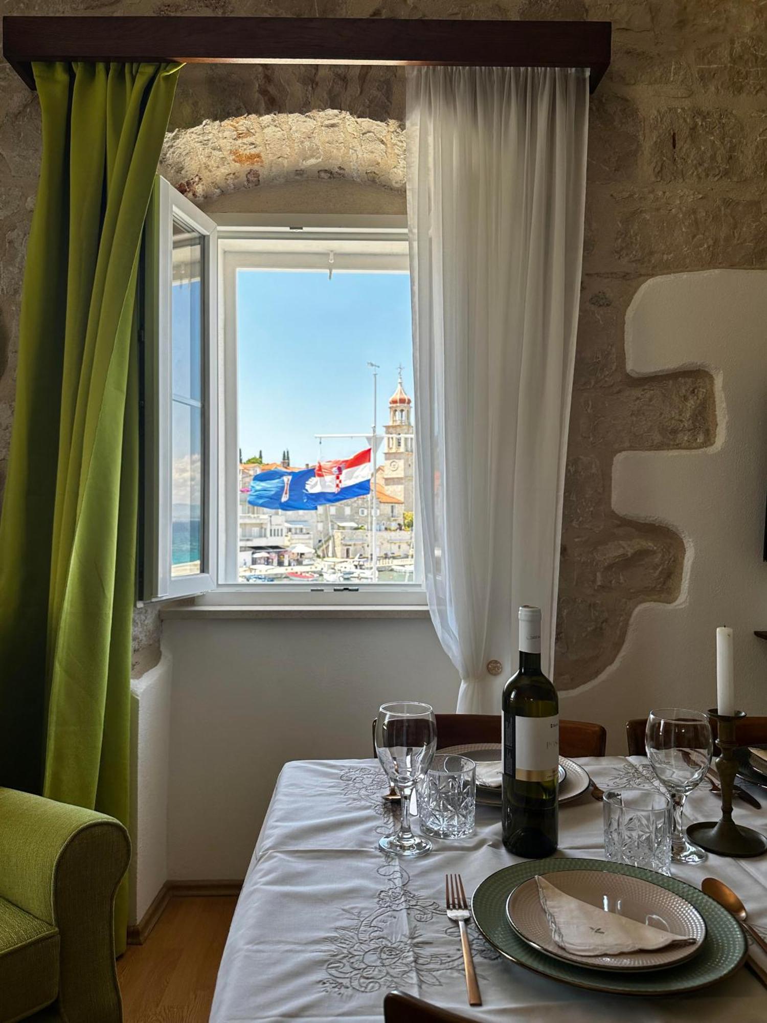Castel Nonna Franka Apartment Sutivan ภายนอก รูปภาพ