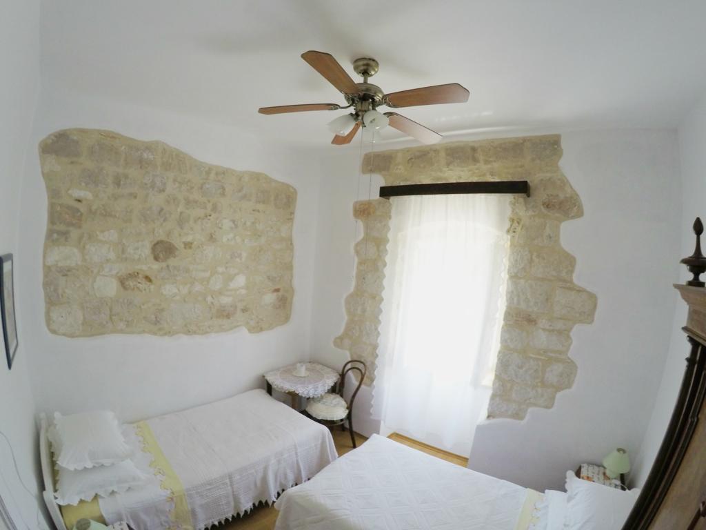 Castel Nonna Franka Apartment Sutivan ภายนอก รูปภาพ